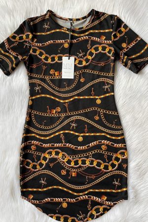 T-SHIRT CURVE DRESS - BLACK WITH GOLD CHAIN