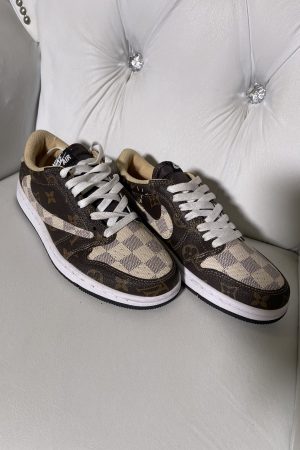 LV SNEAKERS - BROWN