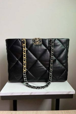 CHANEL CHAIN TOTE - BLACK