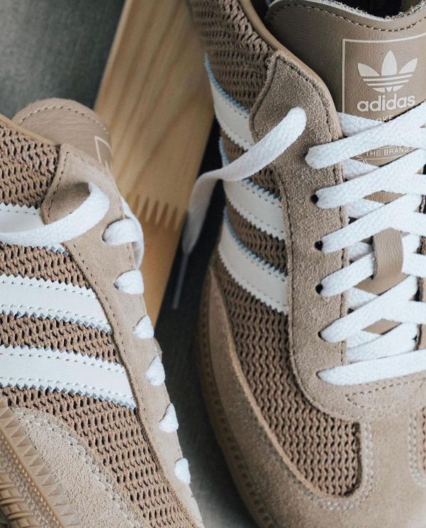 Beige Addidas Sambas - Image 2