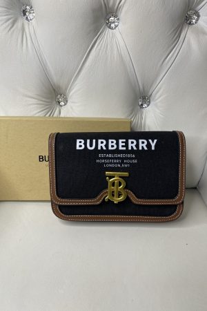 BURBURRY CROSS BODY - BLACK