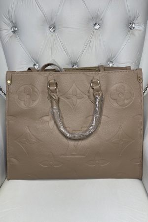LV TOTE - IVORY