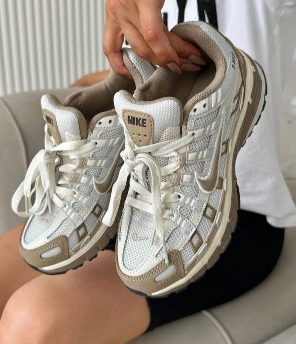 NIKE SNEAKERS - WHITE & SAND